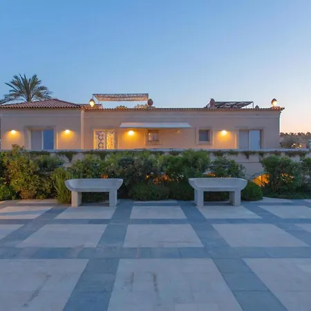 Villa Passo Degli Aironi 12, Emma *