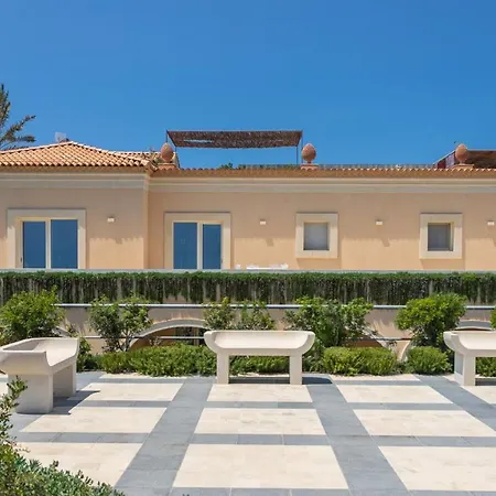 Villa Passo Degli Aironi 12, Emma