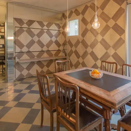 Passo Degli Aironi 12, Emma Noto