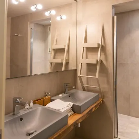 Villa Passo Degli Aironi 12, Emma Noto