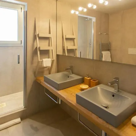 Passo Degli Aironi 12, Emma Villa