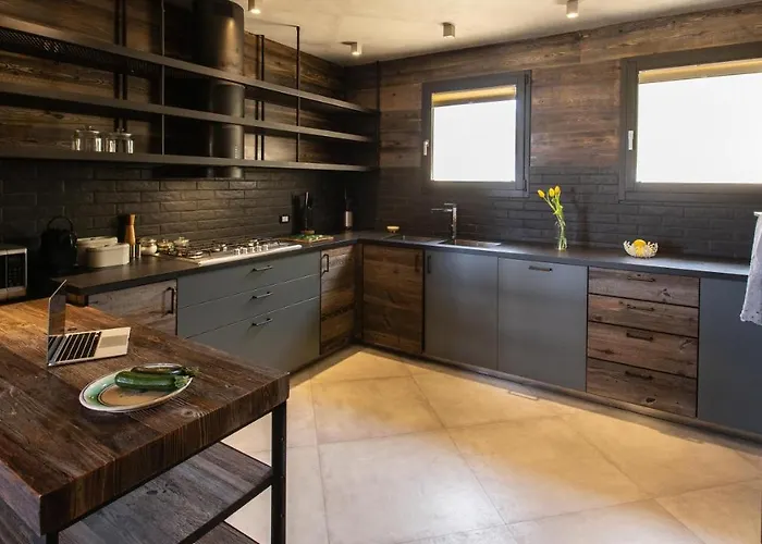 Passo Degli Aironi 12, Emma Villa Noto