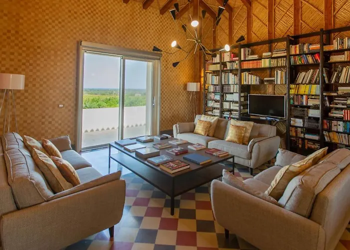 Passo Degli Aironi 12, Emma Villa